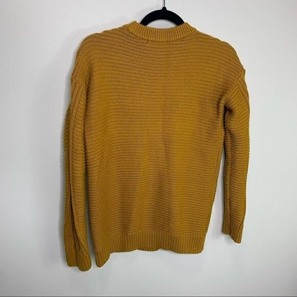 SALE💛 Uniqlo xs mustard sweater crew neck B1 - Picture 6 of 9